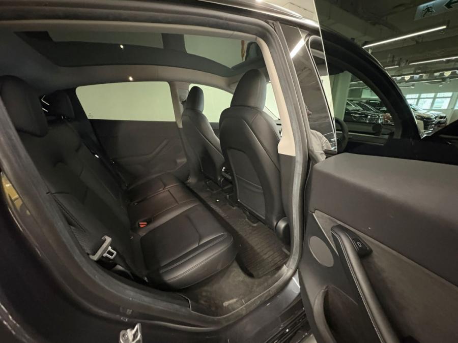 Model Y Lond Range - Image 4